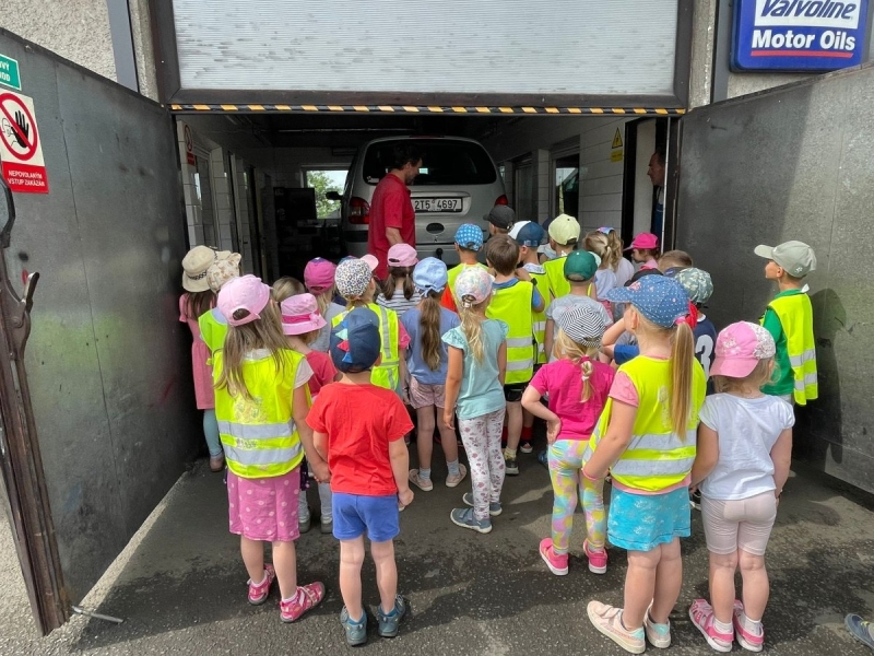 U PANA JANOŠKA V AUTOSERVISE