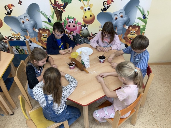 Pečení svatomartinských perníčků ve ŠD