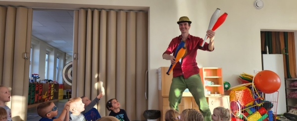 CIRKUSOVÉ DOPOLEDNE VE ŠKOLCE