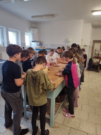 Pečení velikonočních jidášů